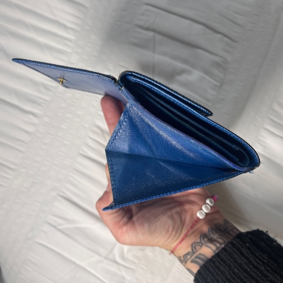 VINTAGE Authentic Epi Blue Luis Vuitton Wallet - Picture 11 of 14